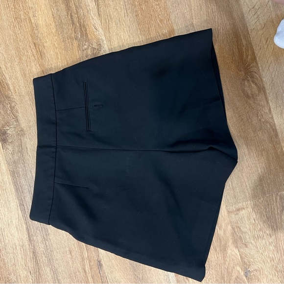 Wilfred shorts from aritzia - Picture 2 of 4